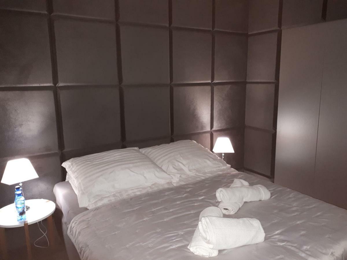 Apartamenty Centrum- Kochanowskiego -Dawniej Two-Bedroom Apartment Зелёна-Гура Экстерьер фото